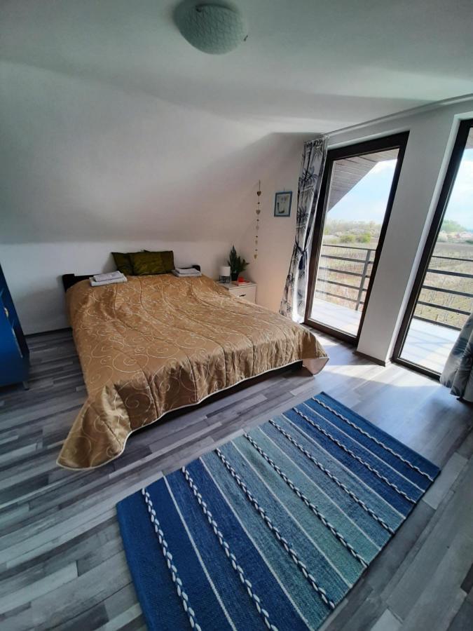 Grapeline Guesthouse Chotin Экстерьер фото