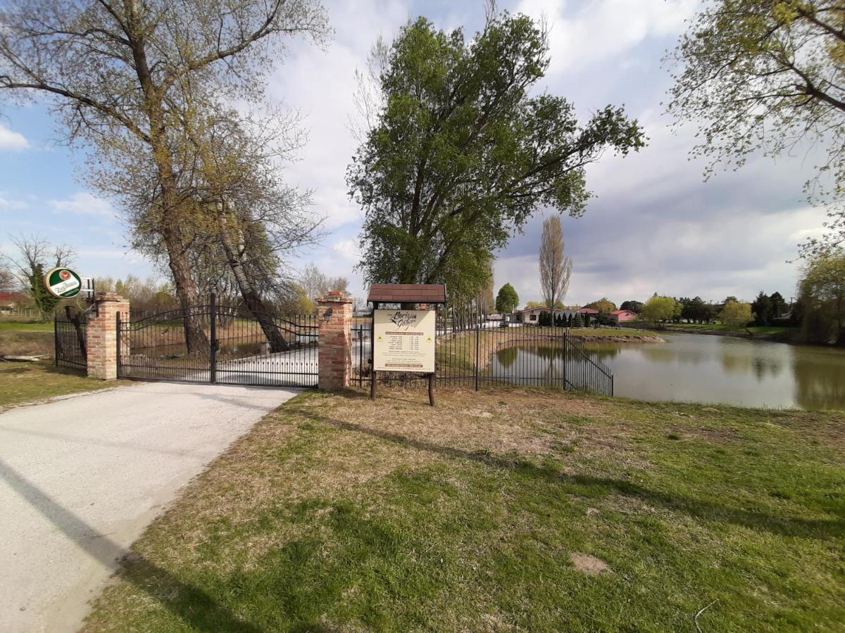 Grapeline Guesthouse Chotin Экстерьер фото
