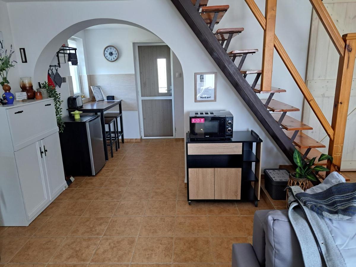 Grapeline Guesthouse Chotin Экстерьер фото