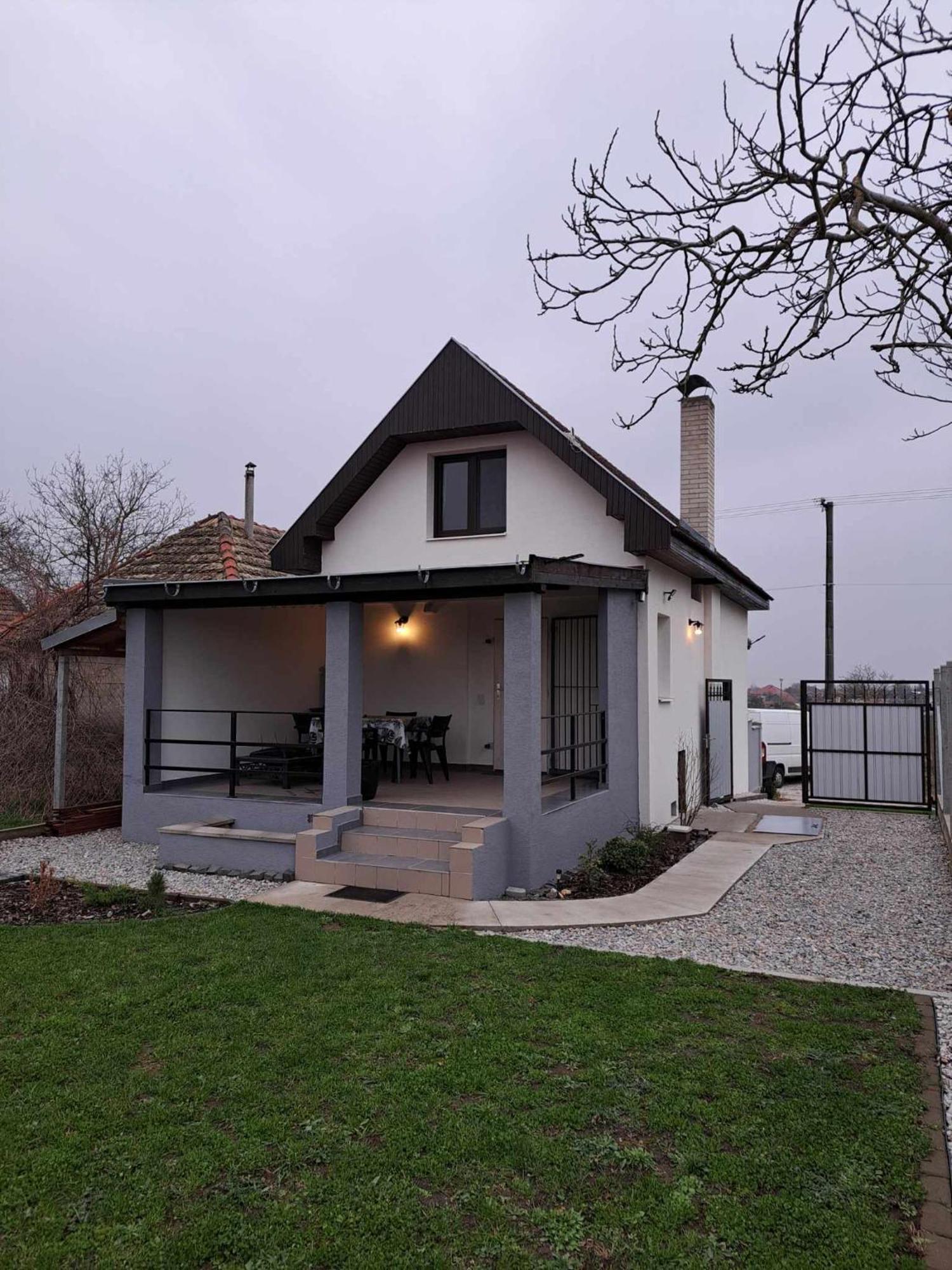 Grapeline Guesthouse Chotin Экстерьер фото